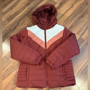 Maurices Women’s Puffer Jacket XL Burgundy/White/Blush Colorblock Hooded Coat